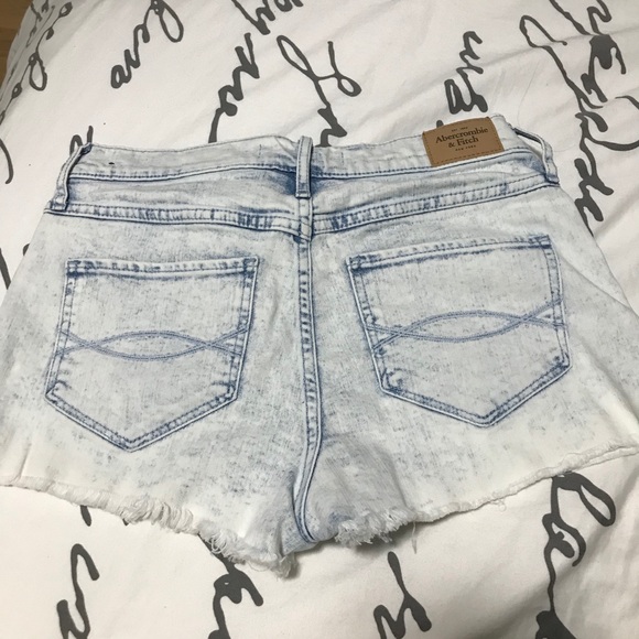 Abercrombie & Fitch shorts - Picture 4 of 5